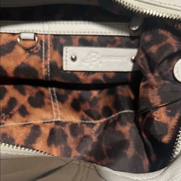 B. Makowsky White Hobo Shoulder Bag Silver Hardware - Picture 8 of 11